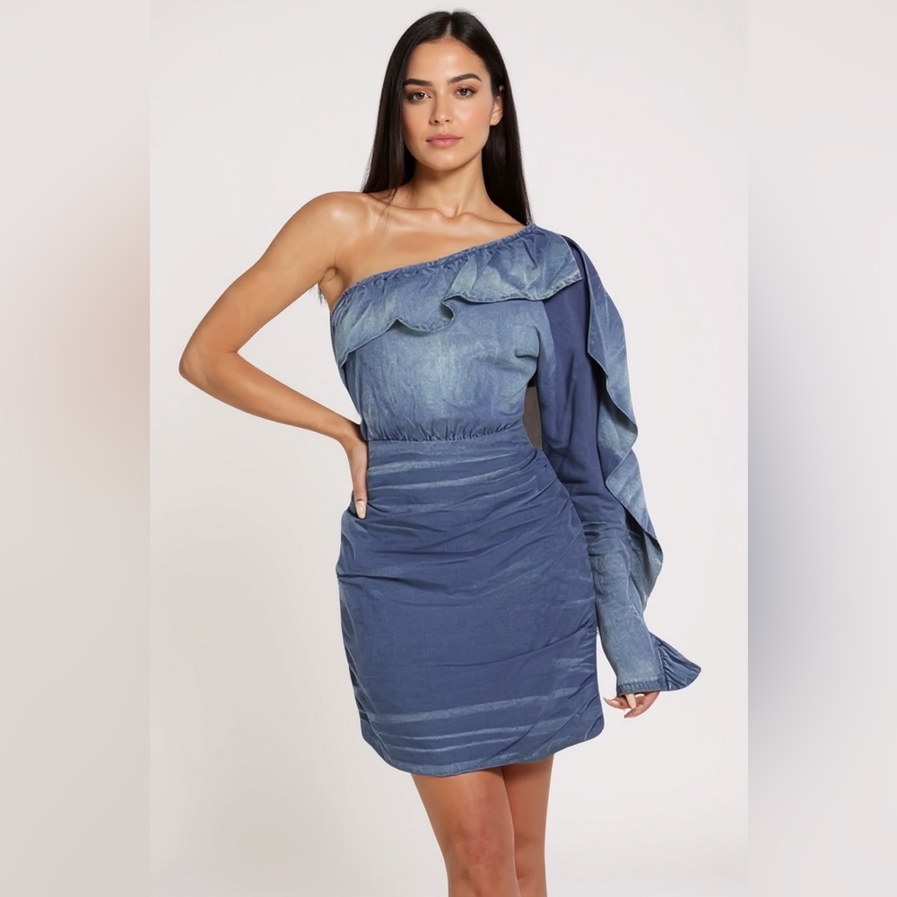 BLUE ONE SHOULDER CHAMBRAY RUCHED TIE DYE MINI DRESS